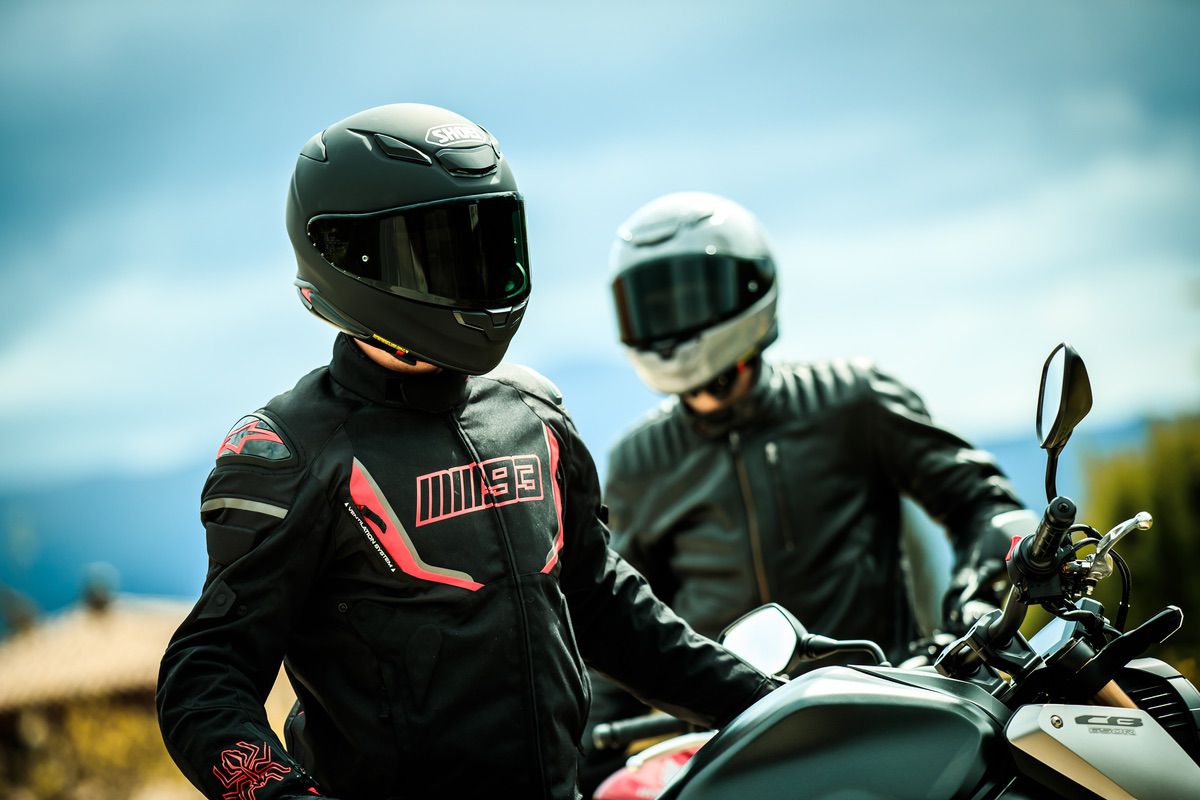 Una efectiva aprendiz sesión Guía de compra de cascos Sport Touring Shoei | Moto1Pro
