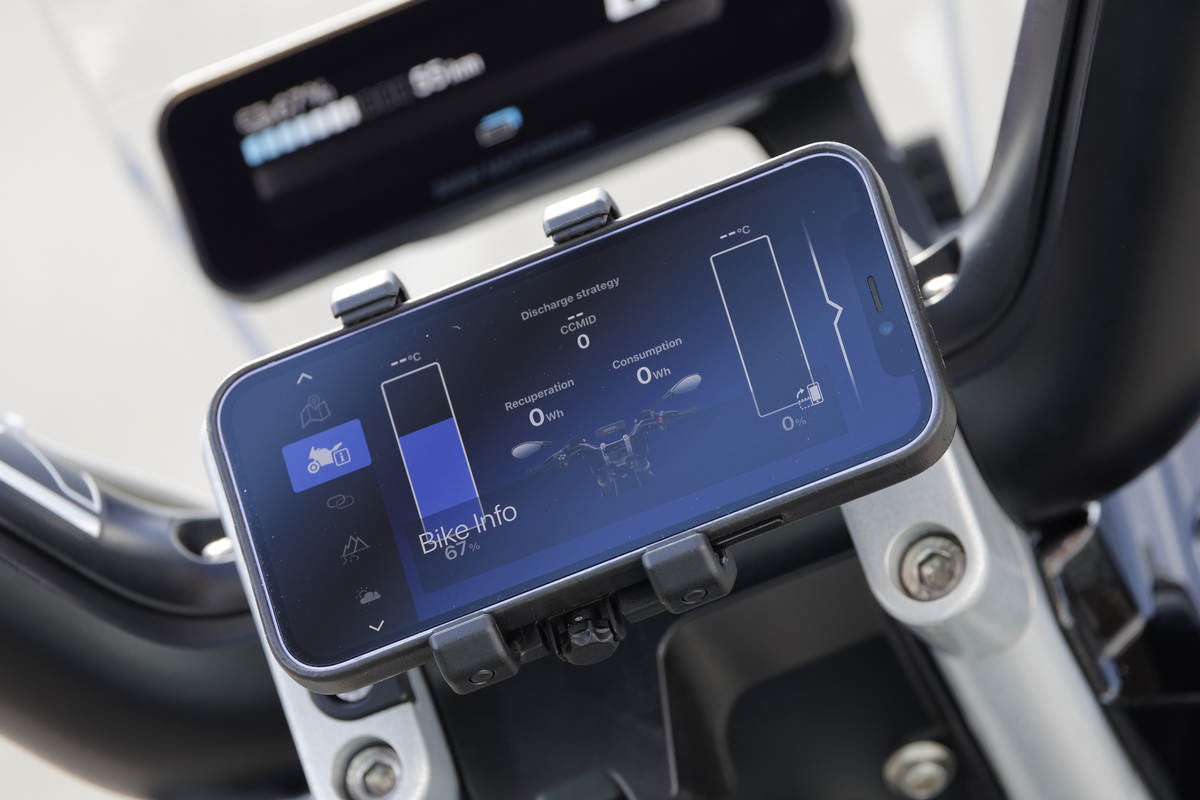 Prueba BMW CE02: la moto eléctrica cien por cien urbana