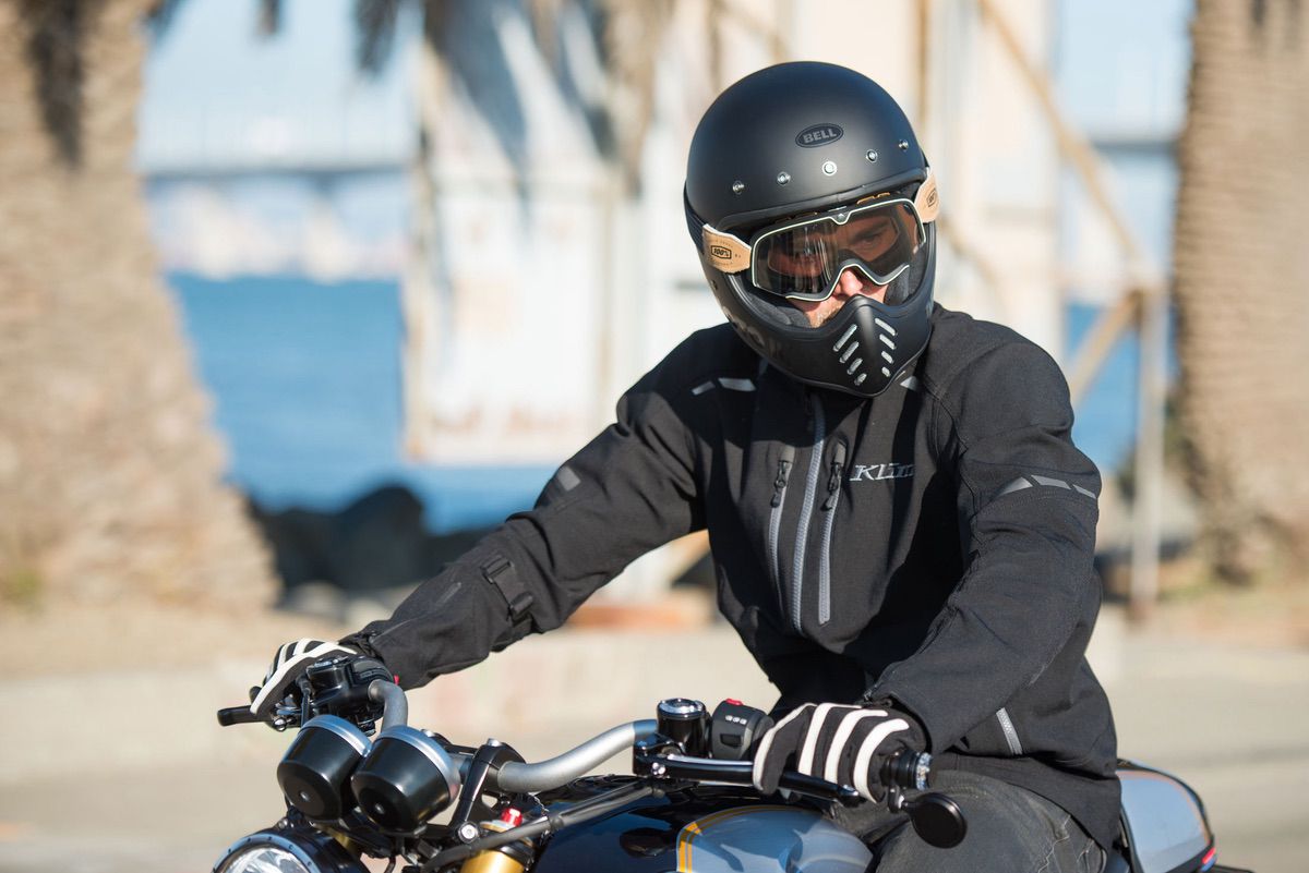 Espantar nombre de la marca Fuera Bell Moto 3, el casco Scrambler por excelencia | Moto1Pro