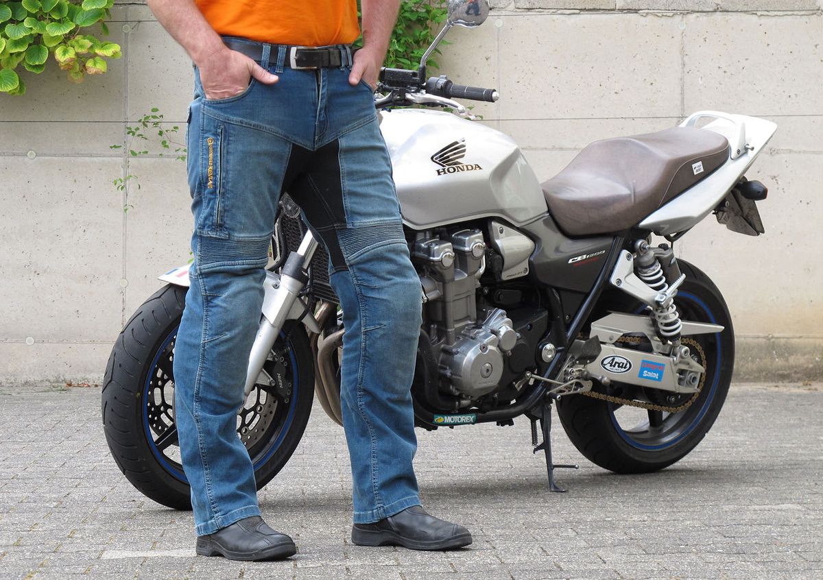 Los accesorios de moto más recomendados por motoristas que puedes comprar  en