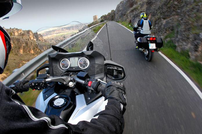 Rutas en moto para una escapada en pareja